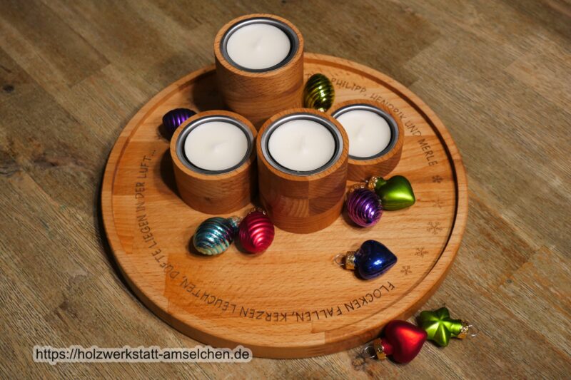 Adventsteller mit Kerzen