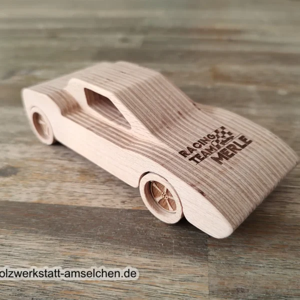 Sportwagen aus Holz zum Spielen