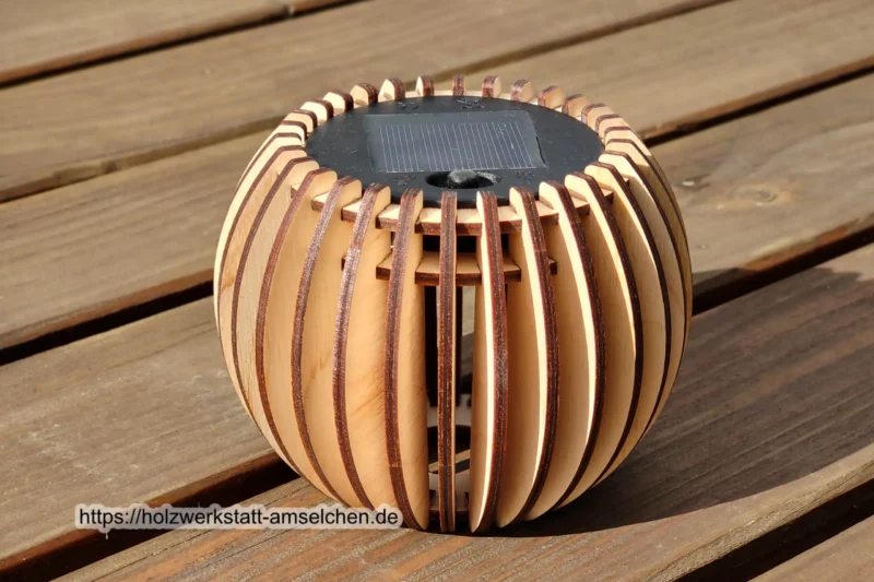 Solarlicht / Solarleuchte / Tischdeko Rund mit Gerade Flügelelemeten - naturbelassen